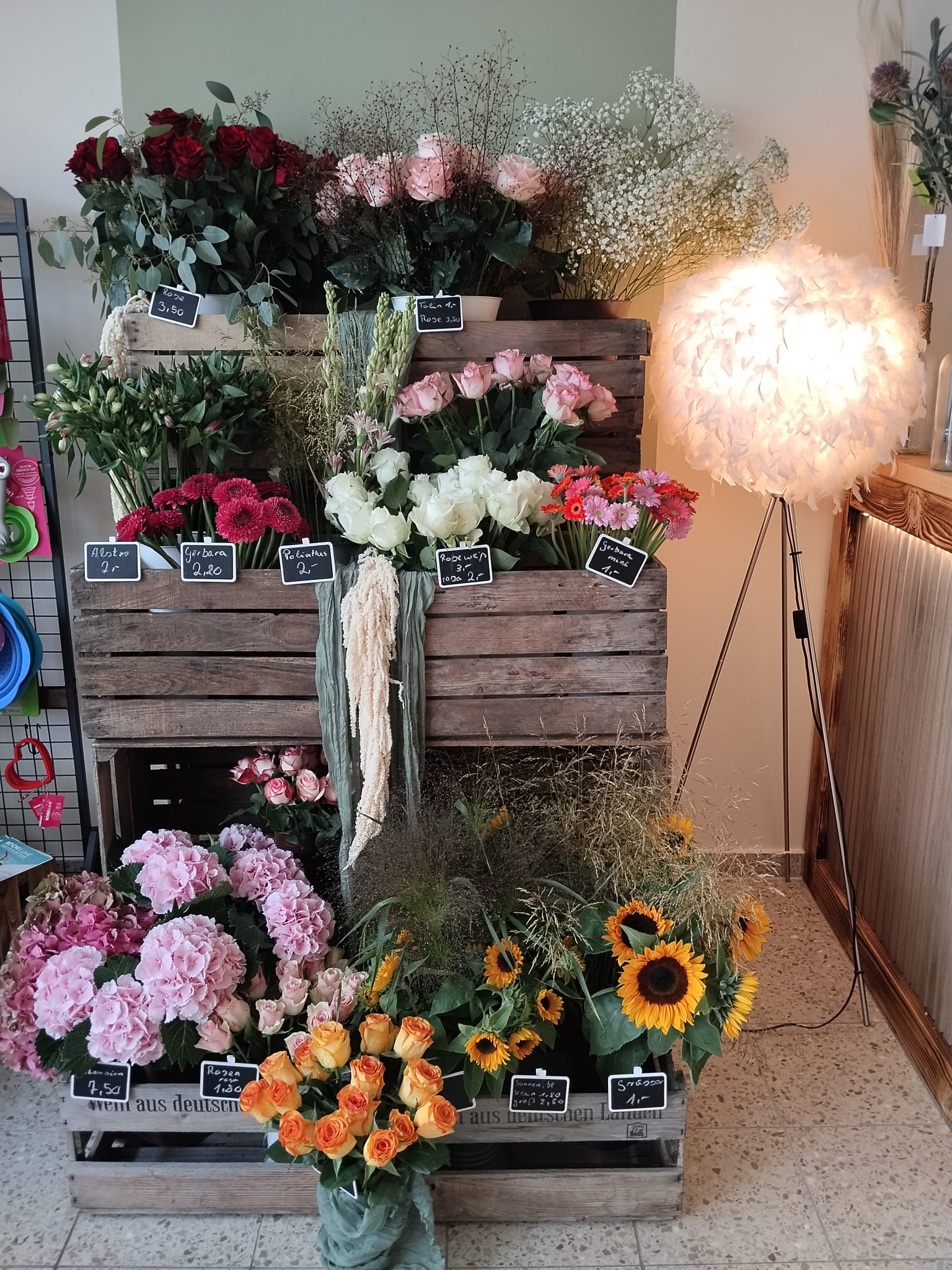 Große Auswahl frischer Blumen und Sträusse bei Blumenzauber Weißdorn in Nordenham